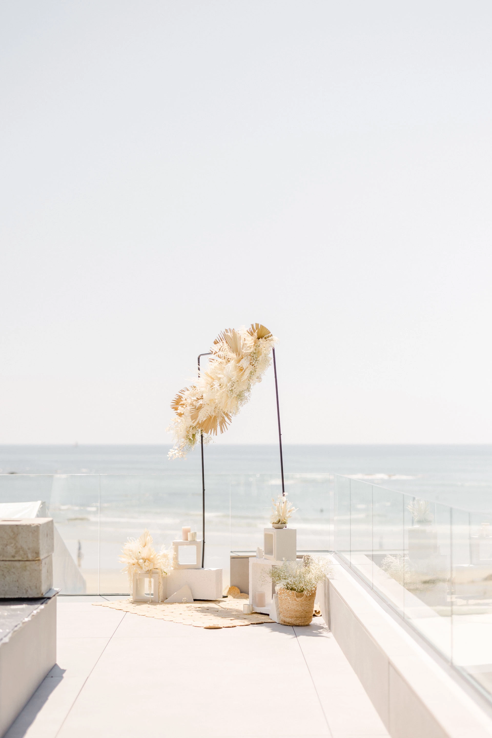 mer composition florale beige gris marron